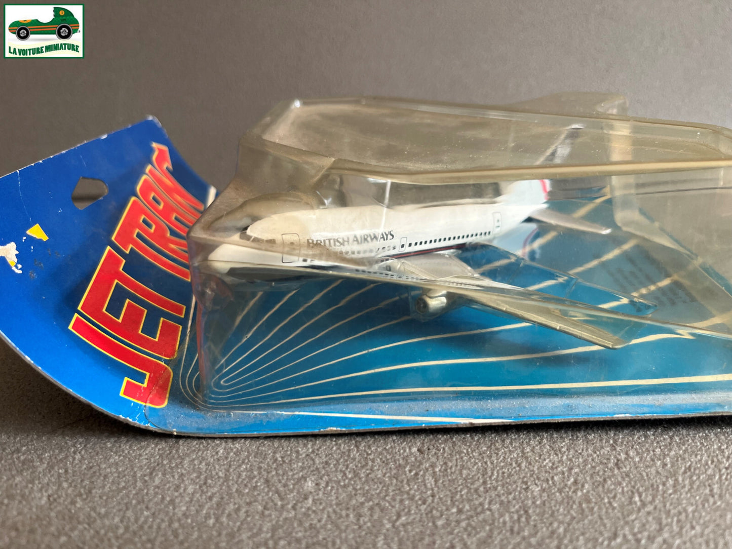 Avion miniature Boeing 737 British Airways ERTL 1988 1/400
