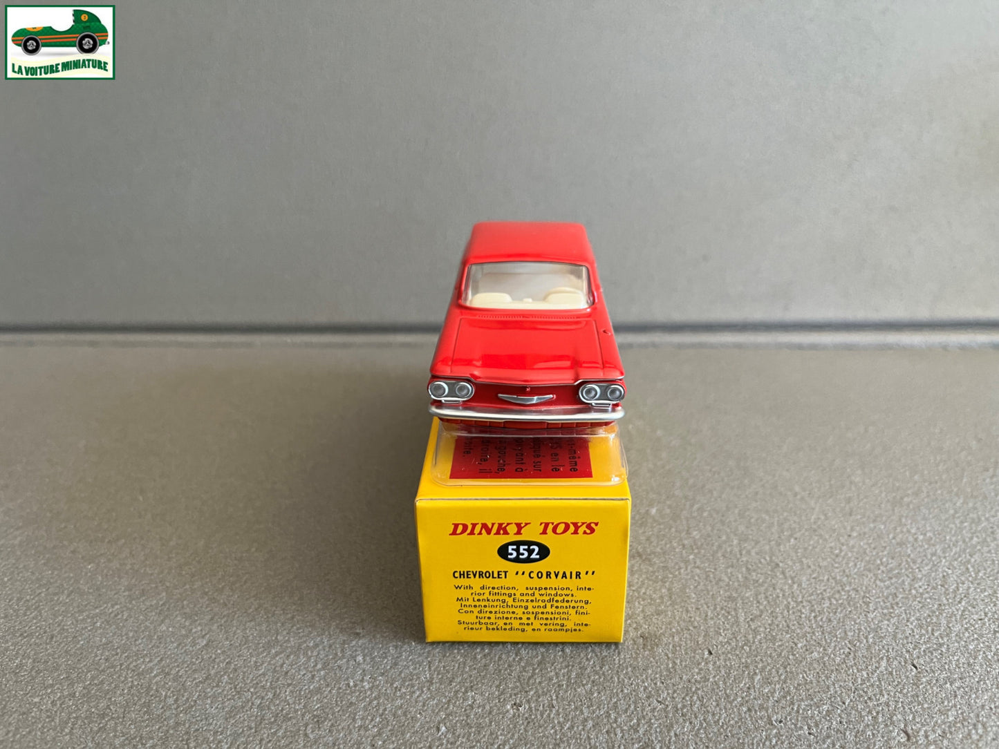Voiture miniature Chevrolet Corvair 552 Deagostini Dinky Toys 1/43