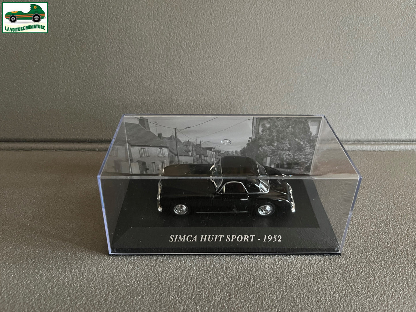 Voiture Miniature Simca Huit Sport 1952 au 1/43 Ixo Altaya