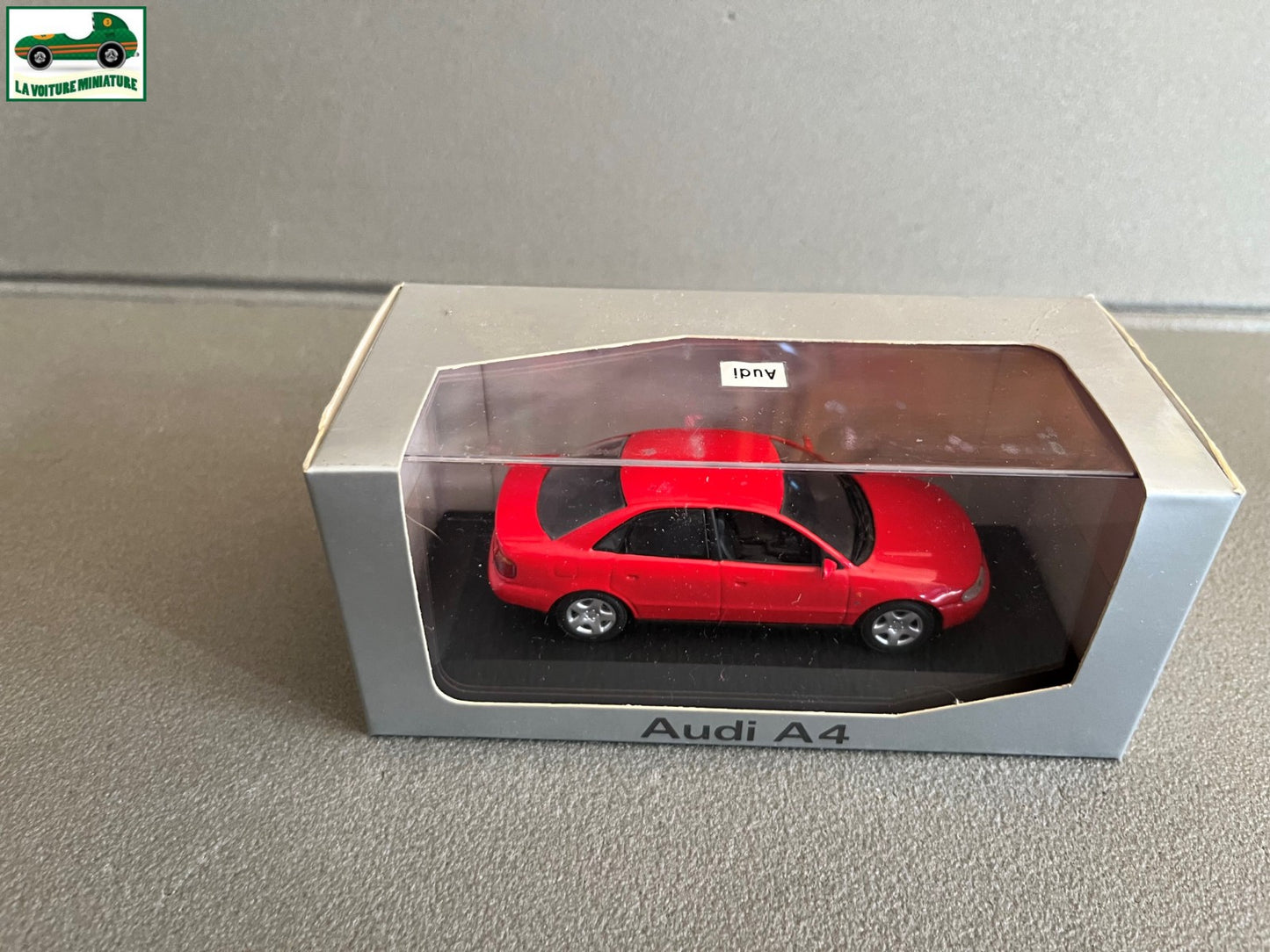 Voiture Miniature Audi A4 Minichamps au 1/43