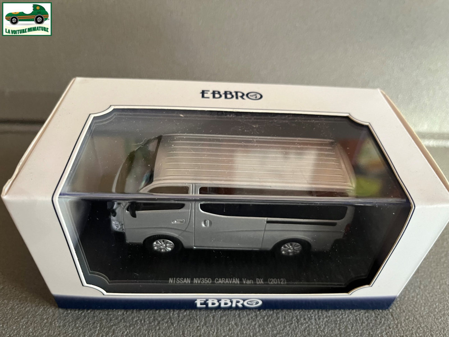 Voiture Miniature Nissan NV350 Caravan Van DX 2012 Ebbro au 1/43