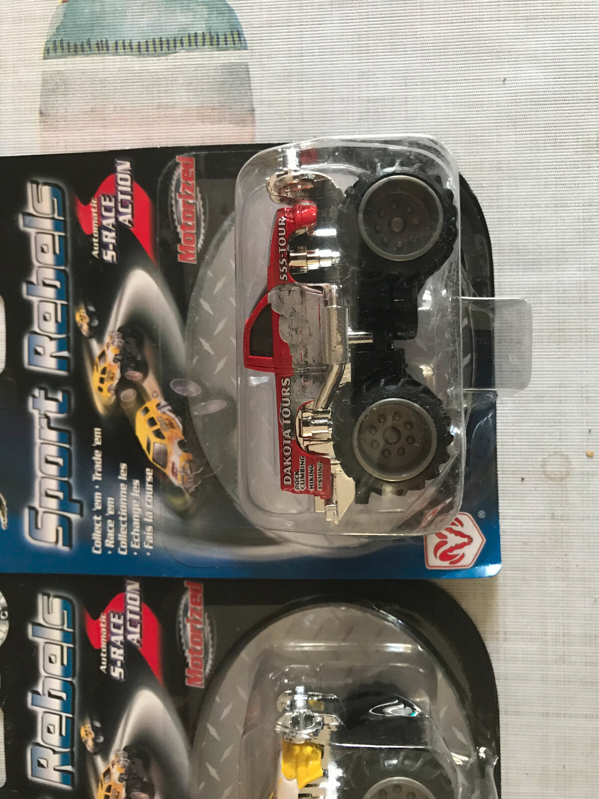 Voiture Miniature Lot de 2 Maisto Monster 4x4 Sport Rebels White Hot Dakota