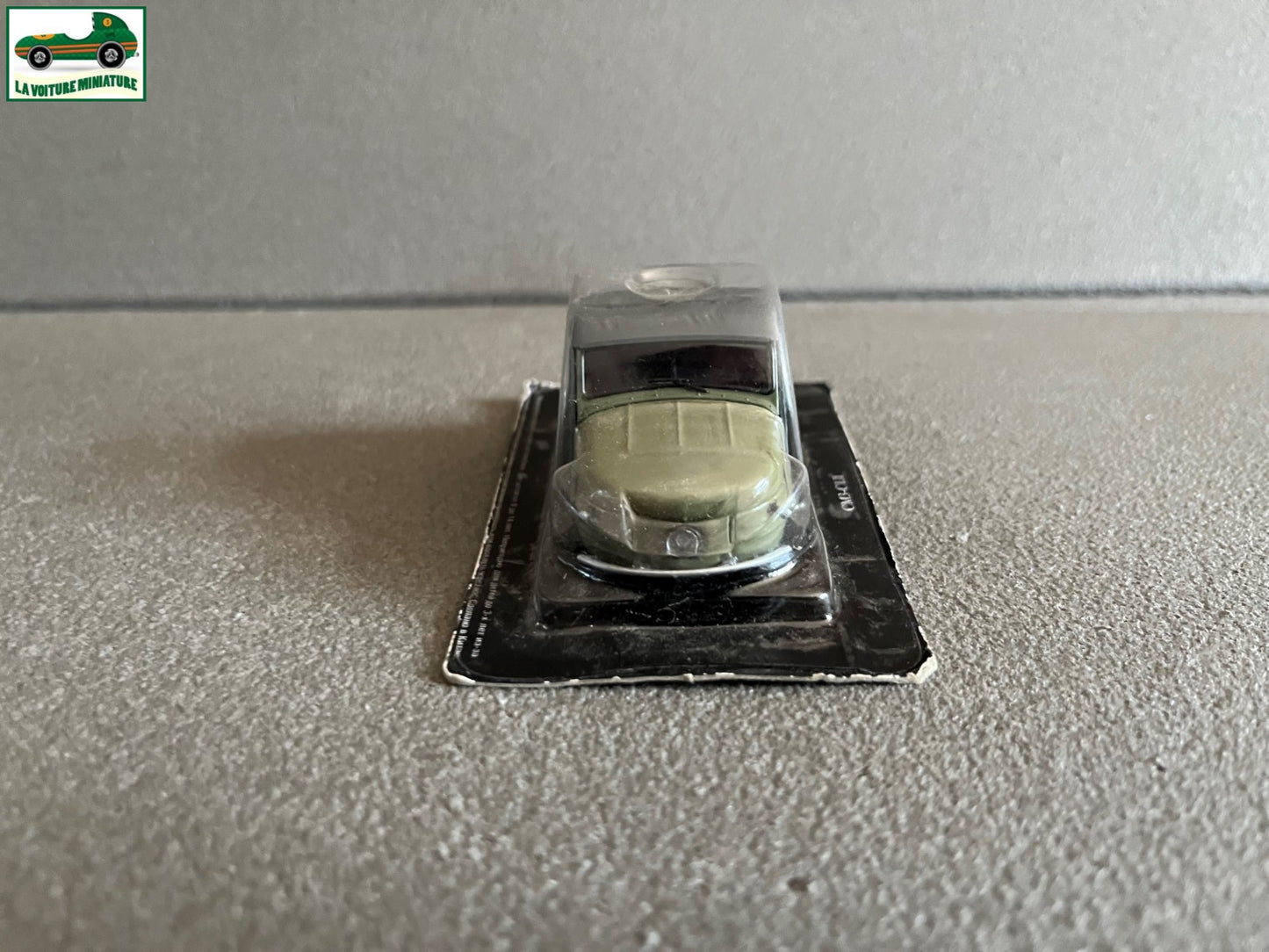 Voiture Miniature CM3 C1L Pays de L'est URSS Russie au 1/43
