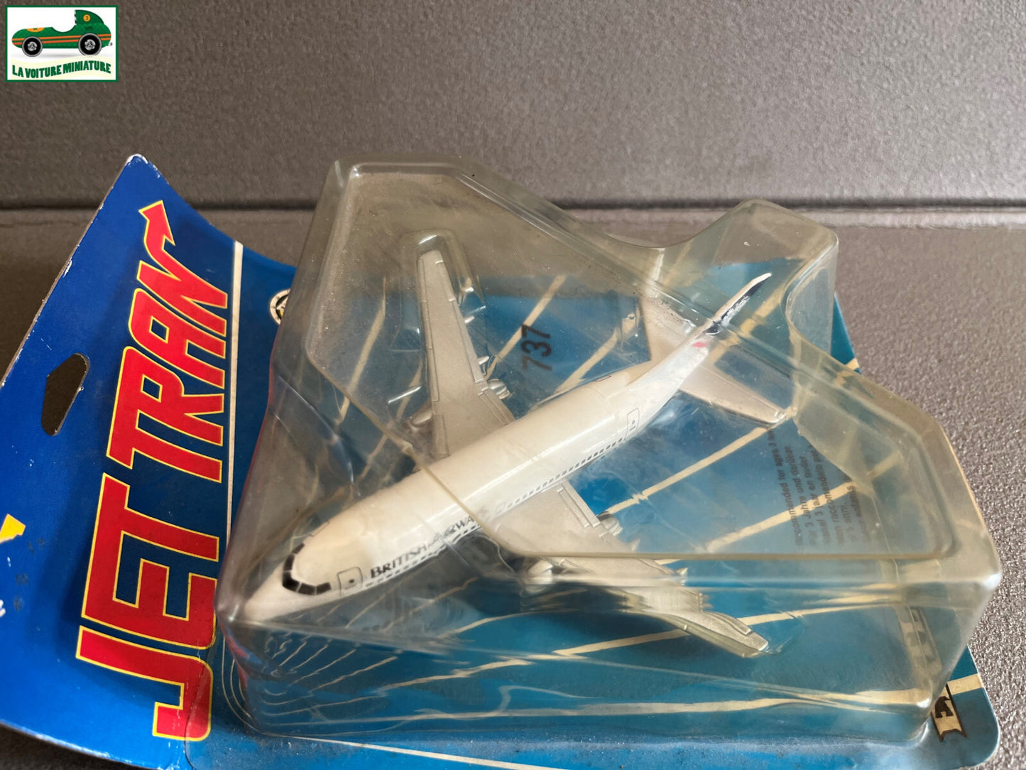 Avion miniature Boeing 737 British Airways ERTL 1988 1/400