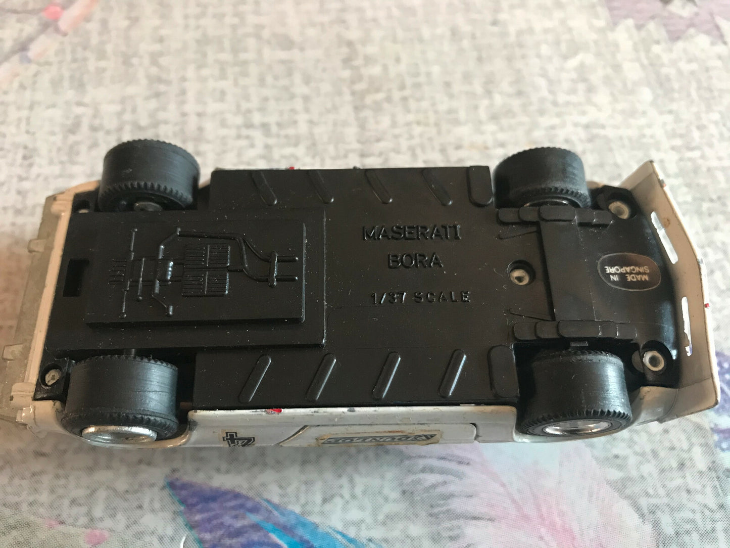 Voiture miniature Maserati Bora Martini Le Mans Made in Singapore 1/37