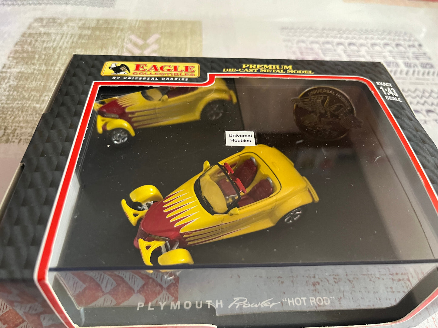 Voiture miniature Plymouth Prowler Hot Rod Universal Hobbies 1/43