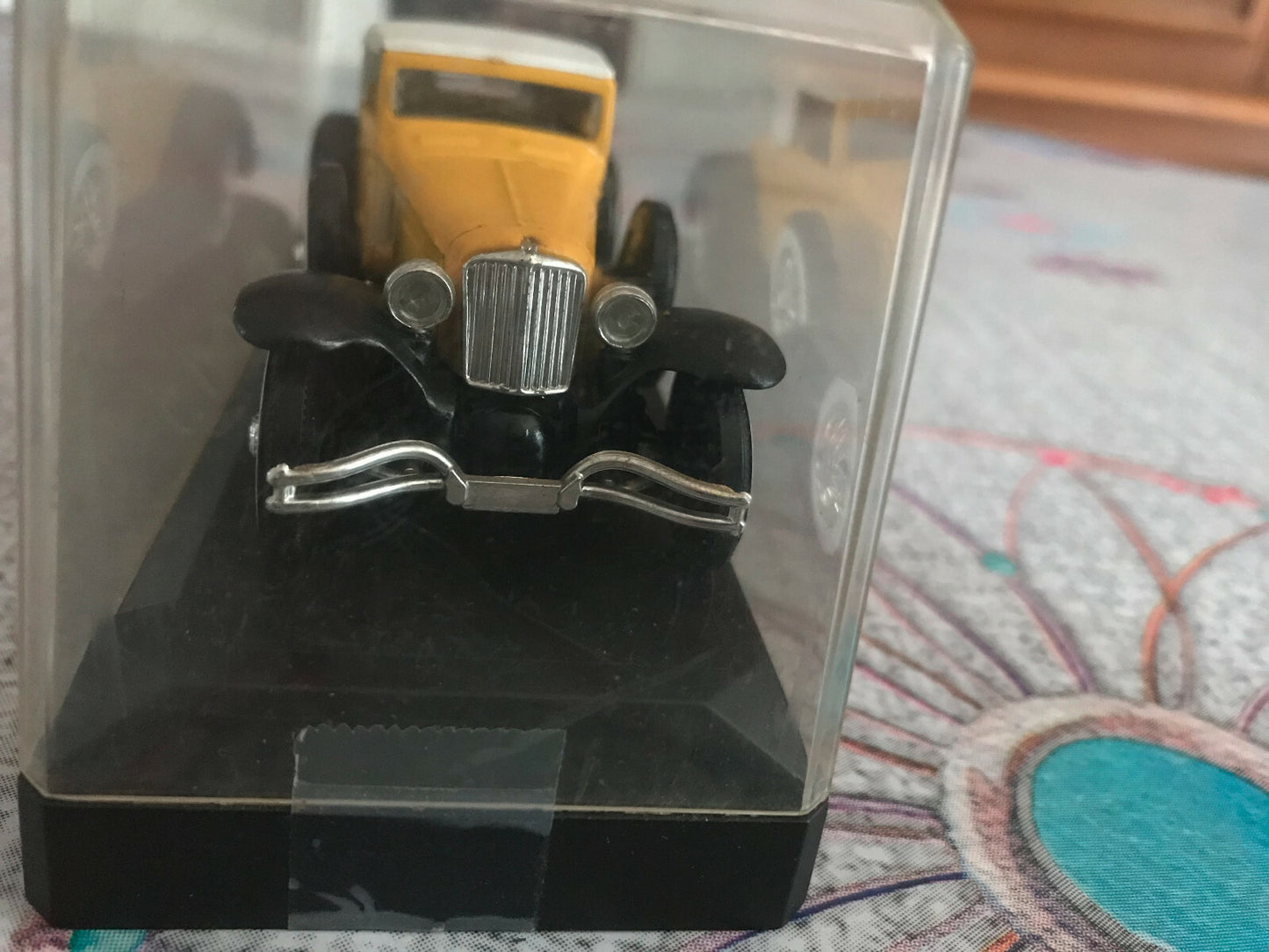 Voiture miniature Cord L29 Jaune Solido au 1/43