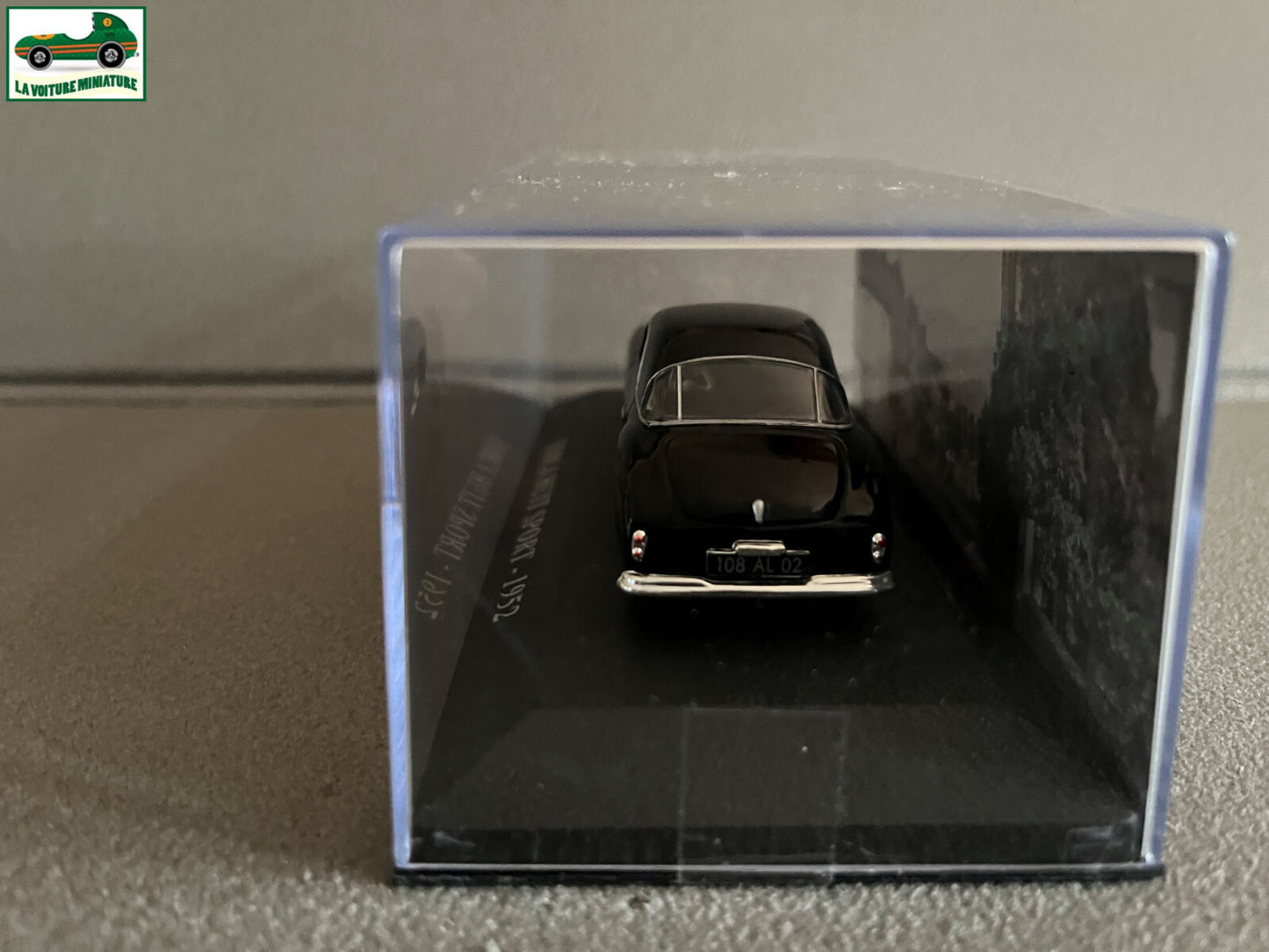 Voiture Miniature Simca Huit Sport 1952 au 1/43 Ixo Altaya