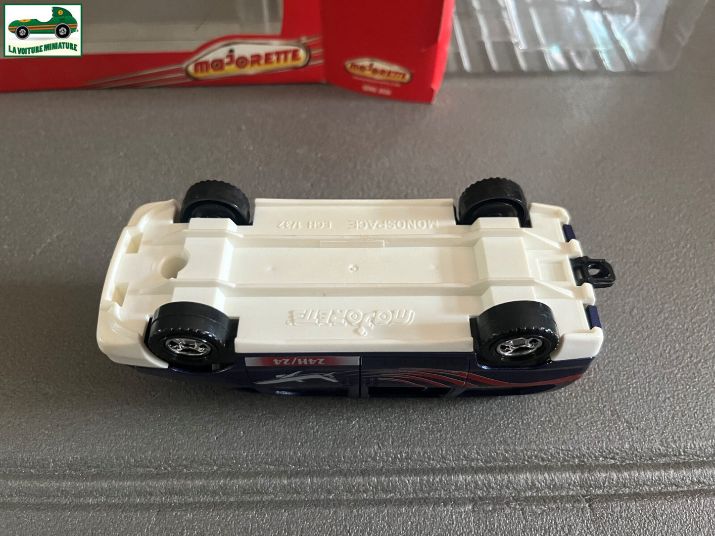 Voiture miniature Peugeot 806 Maxi Majorette Série 3000 1/32