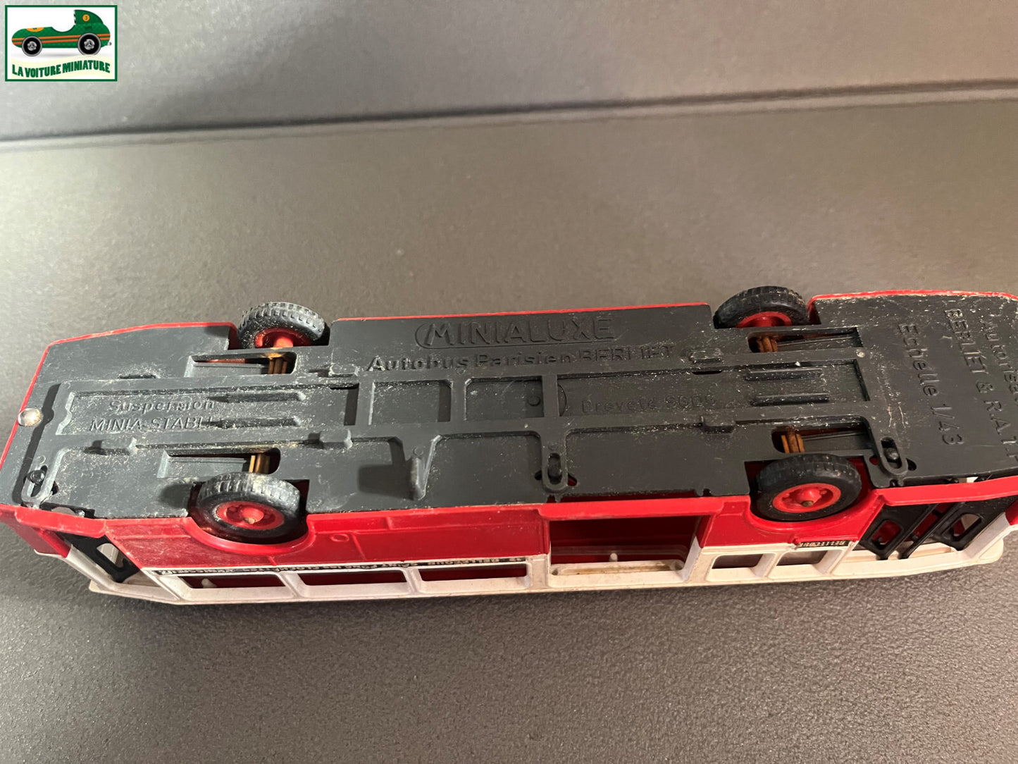 Ancienne Miniature Plastique Autobus Parisien Berliet RATP Minialuxe 1/43 Epave