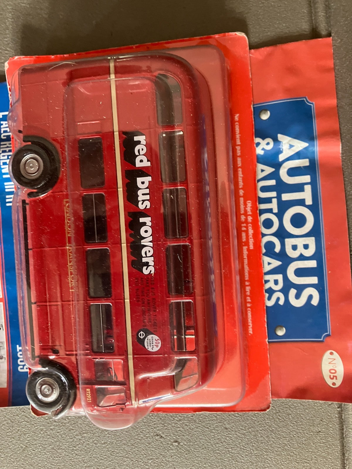 Voiture miniature AEC Regent III RT 1939 1/43 Autobus Autocars du Monde