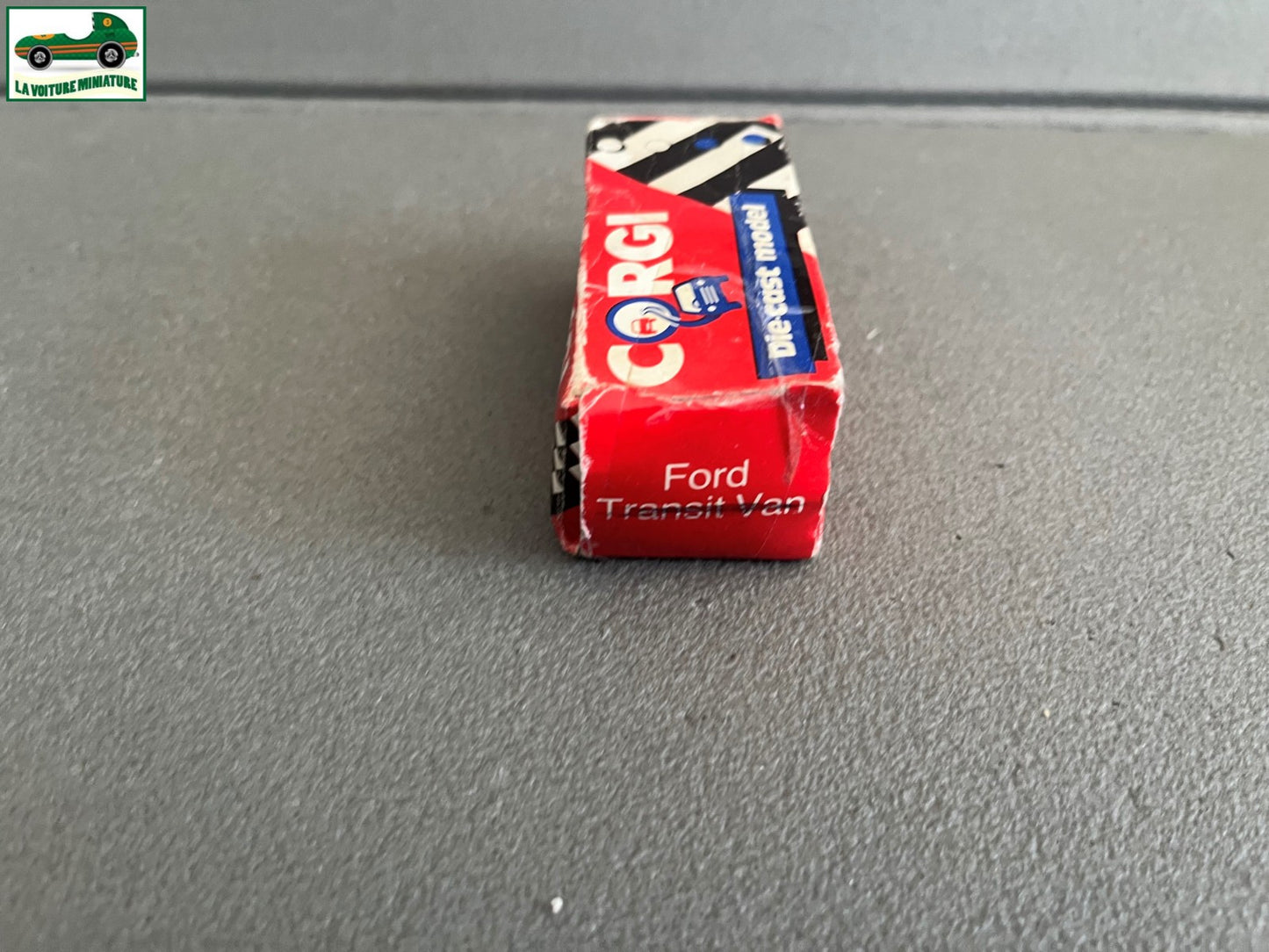 Ancienne Voiture Miniature Corgi Ford Transit Made GT Britain Echelle Majorette