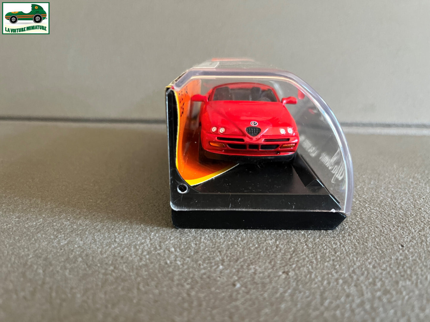 Voiture Miniature Alfa Romeo Spider 1996 New Ray au 1/43