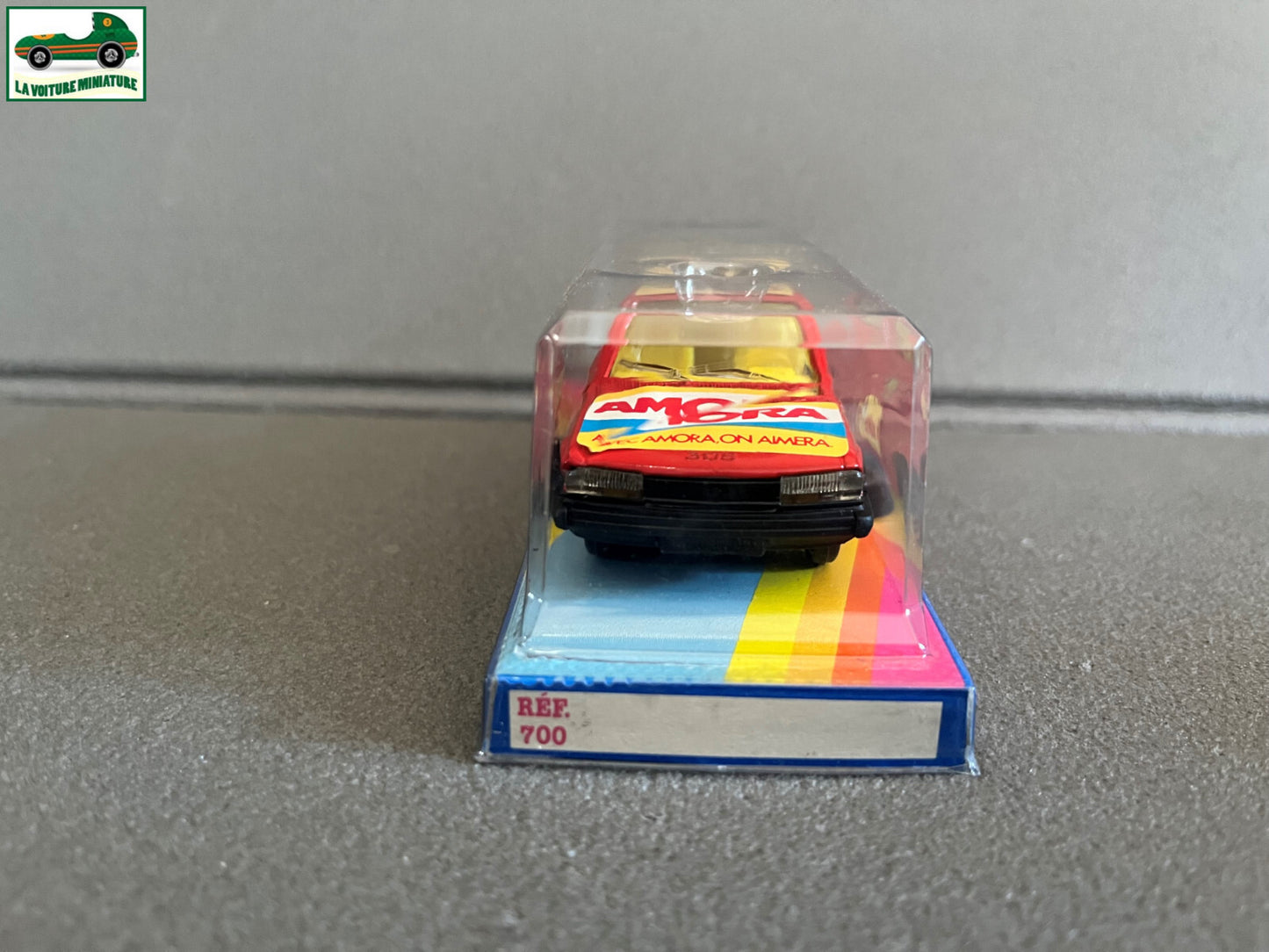 Ancienne Voiture Miniature Peugeot 305 Amora Norev au 1/43