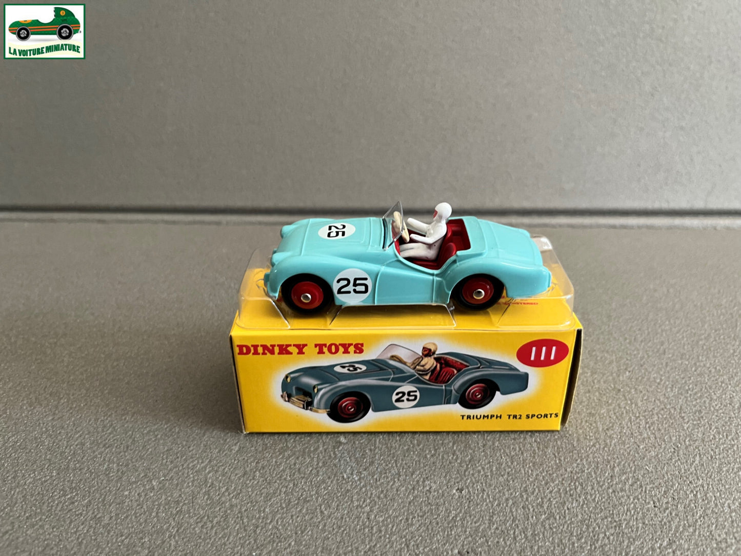 Voiture miniature Triumph TR2 Sports Deagostini Dinky Toys Atlas au 1/43