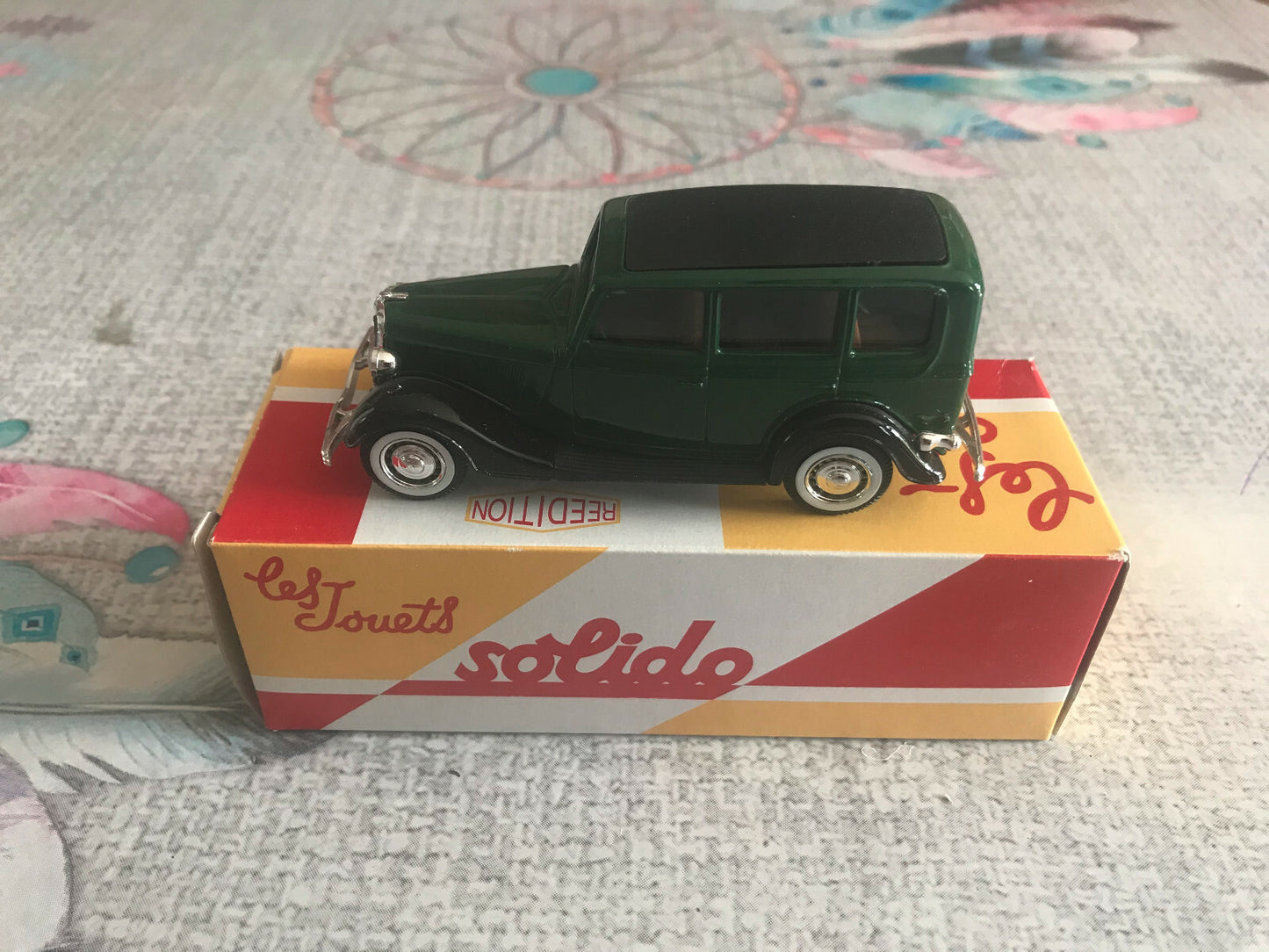 Voiture Miniature Ford V8 1936 Solido Hachette au 1/43