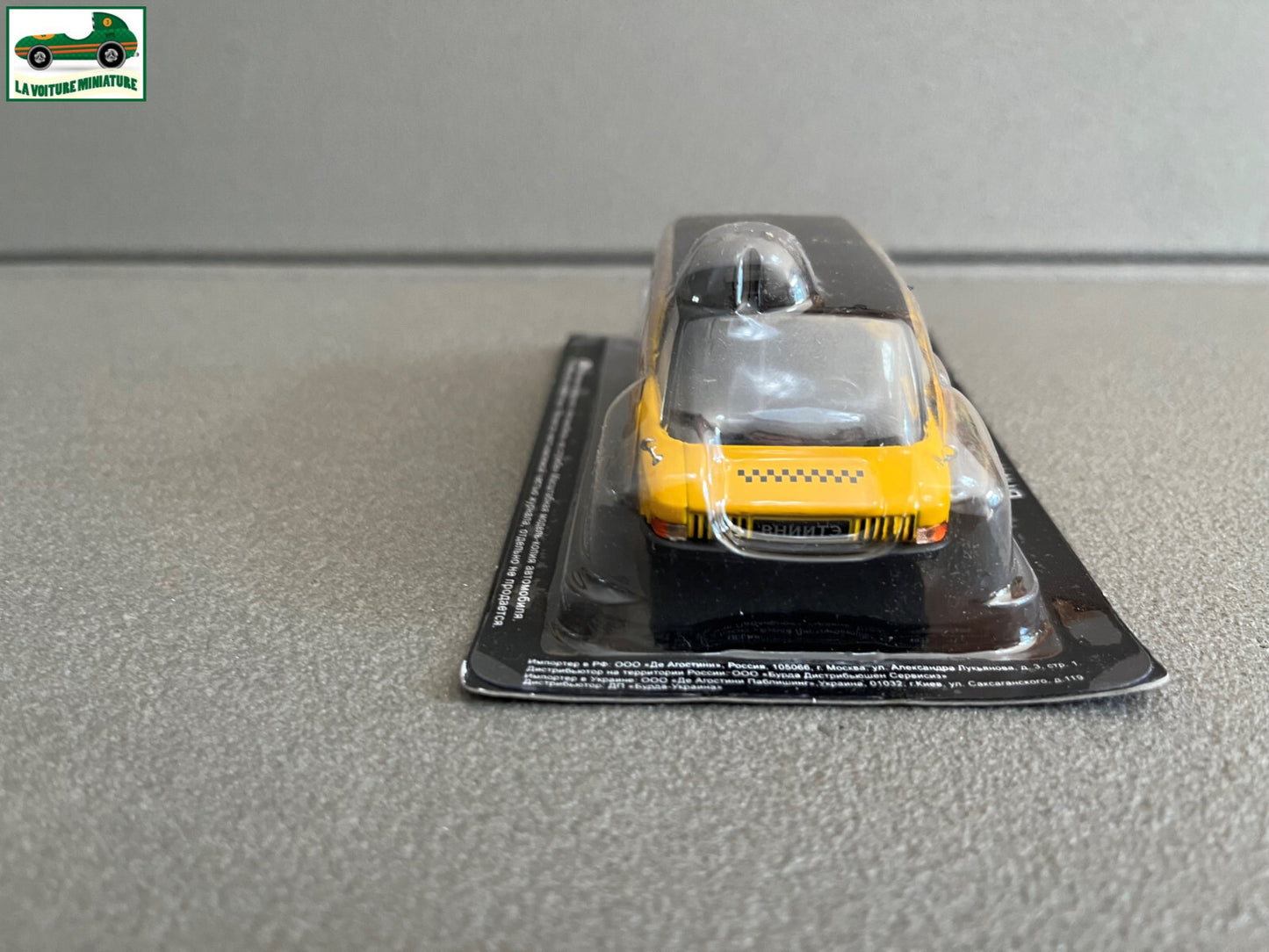 Voiture Miniature Vinite PT Taxi Pays de L'est URSS Russie au 1/43