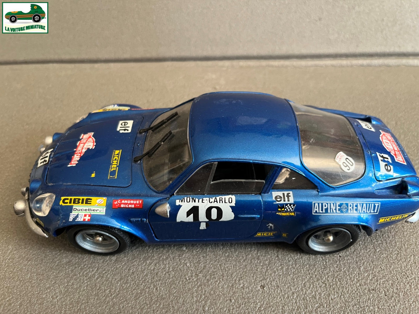 Voiture miniature Renault alpine Rallye Monte Carlo Macadam 1/20 Défauts