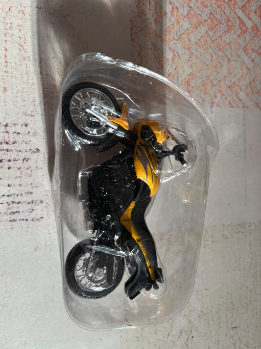 Moto miniature Triumph Tiger Motos à Collectionner Maisto Altaya au 1/18