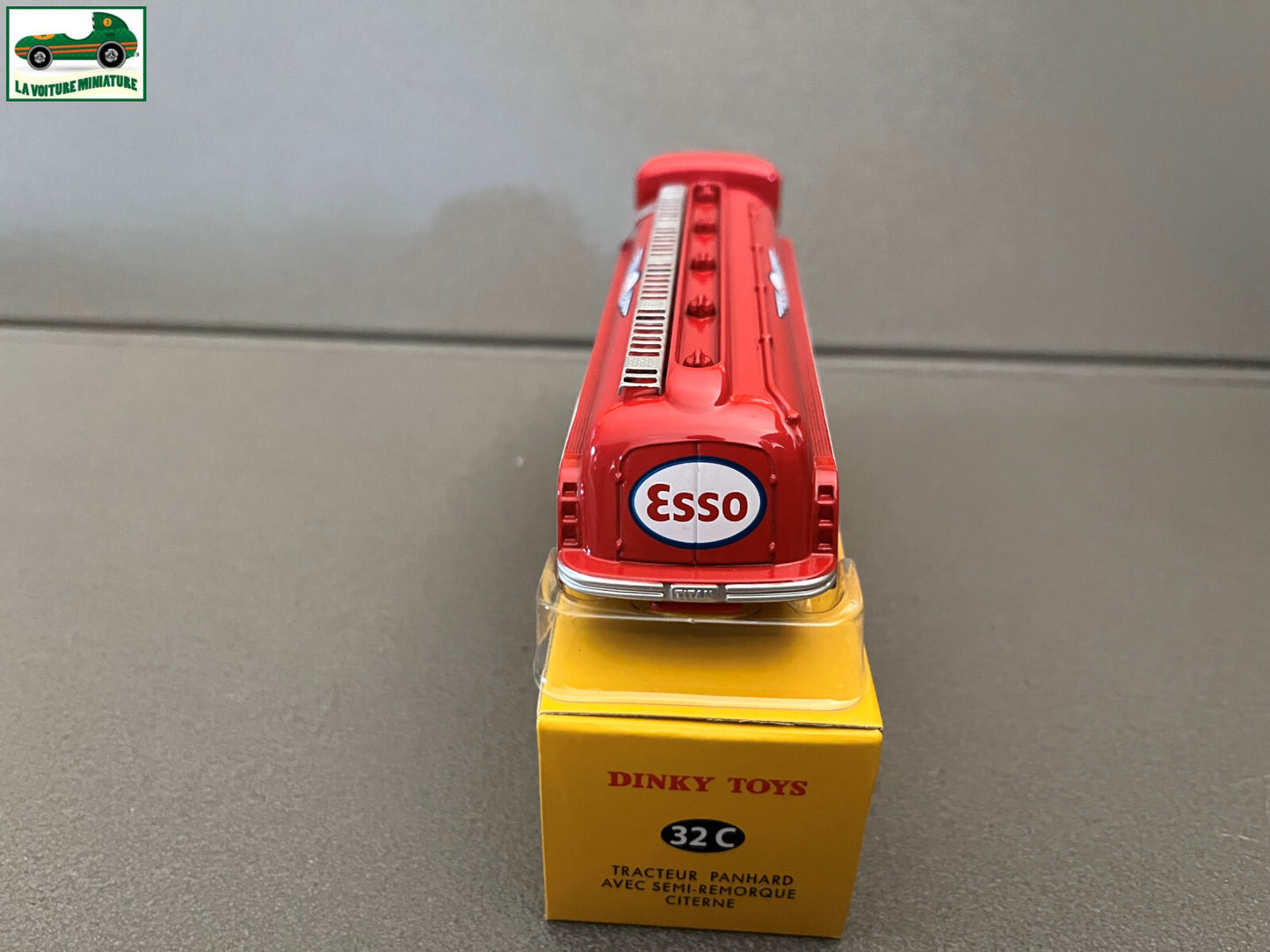 Voiture miniature Tracteur Semi Remorque Panhard ESSO 32 C Dinky Toys Atlas