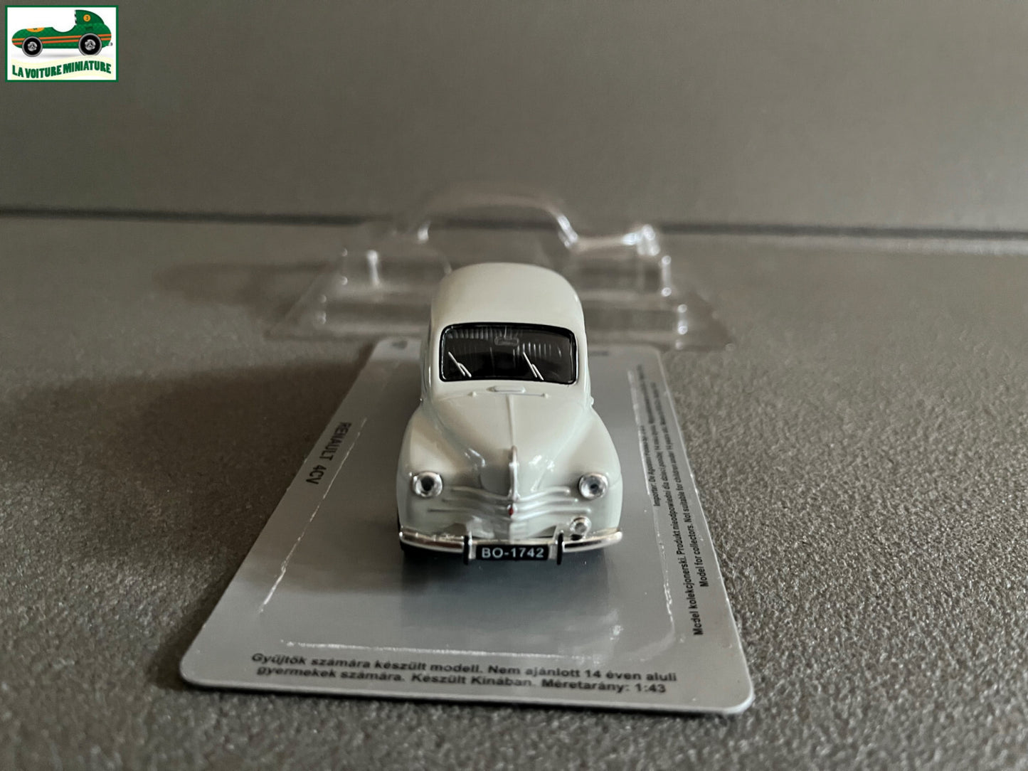 Voiture Miniature Renault 4CV IST DeAgostini Ixo Presse au 1/43