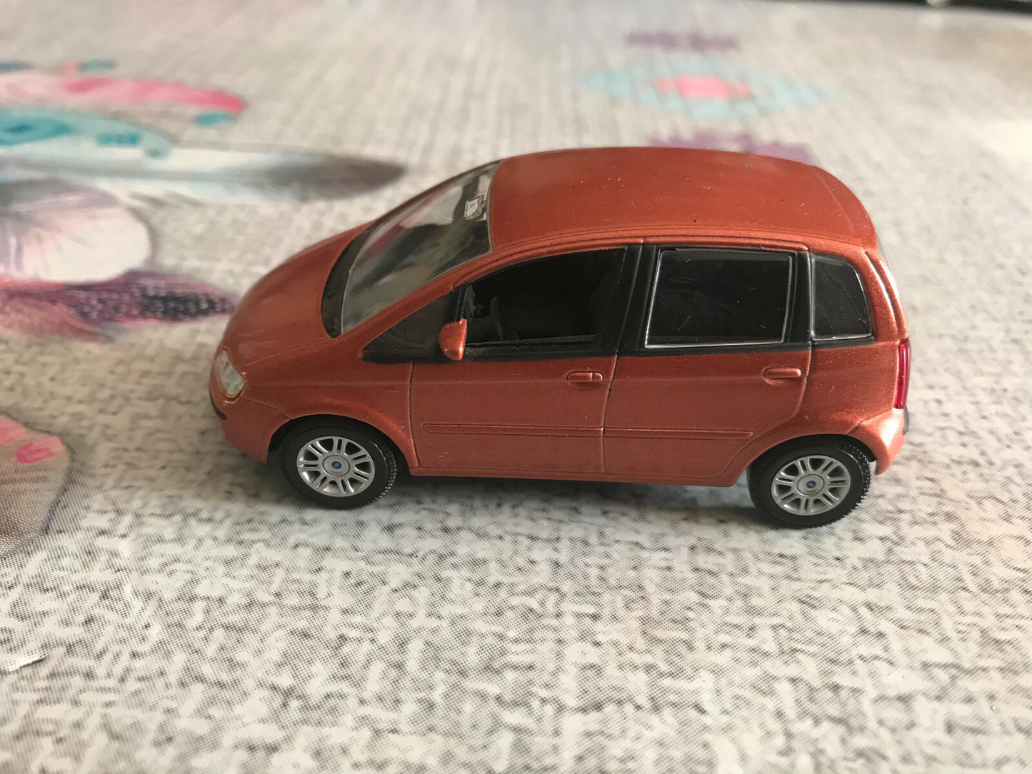 Voiture miniature Fiat Idea Norev au 1/43