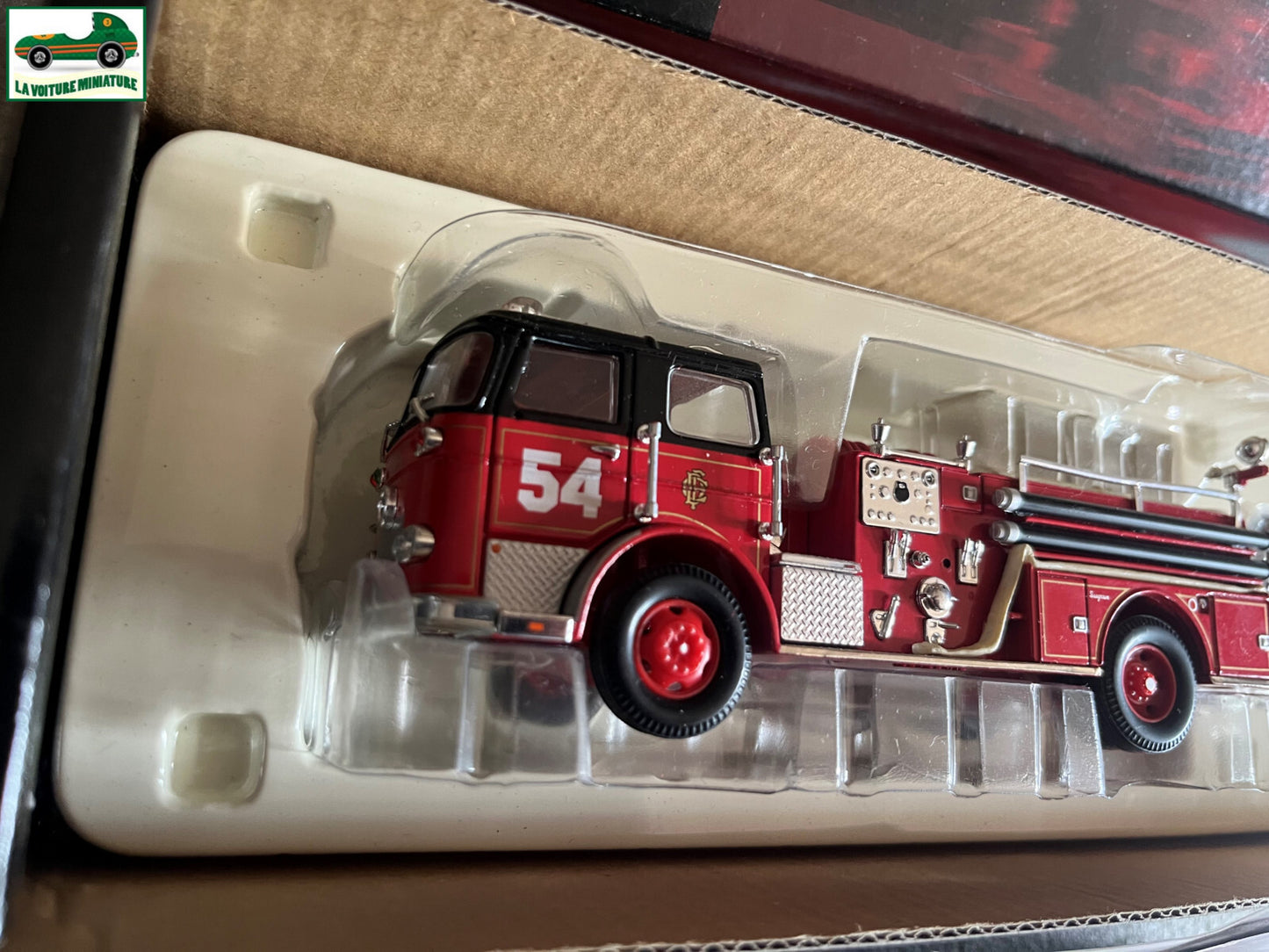Voiture miniature Camion Pompiers Seagrave J Engine Corgi Heroes 1/50