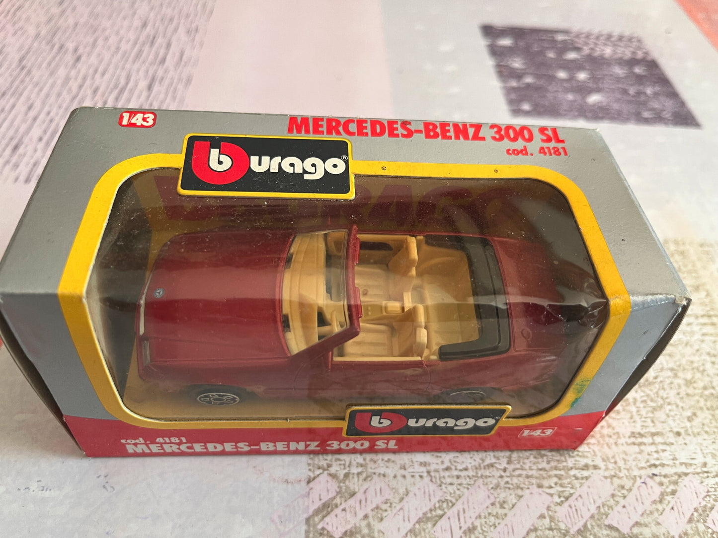 Voiture miniature Burago Mercedes Benz 300 SL 4181 au 1/43