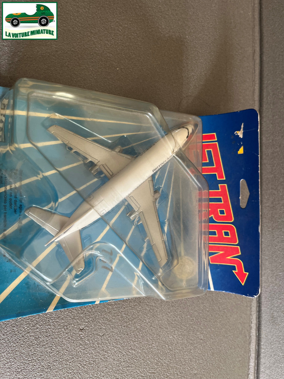Avion miniature Boeing 737 British Airways ERTL 1988 1/400