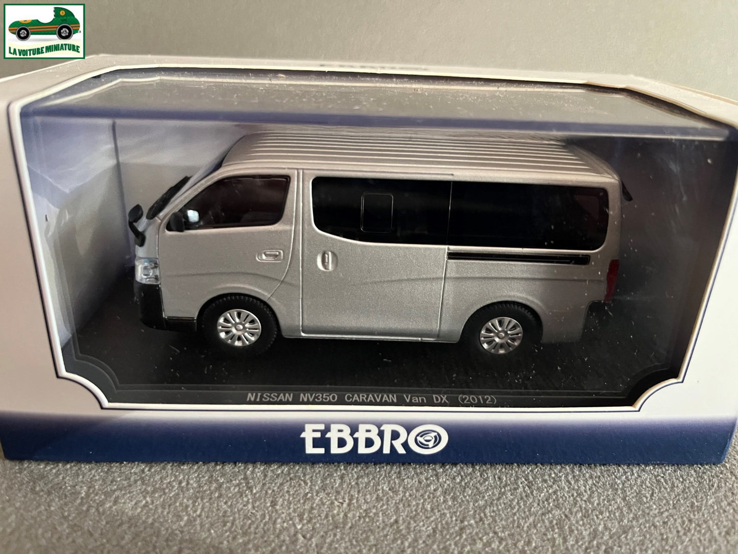 Voiture Miniature Nissan NV350 Caravan Van DX 2012 Ebbro au 1/43