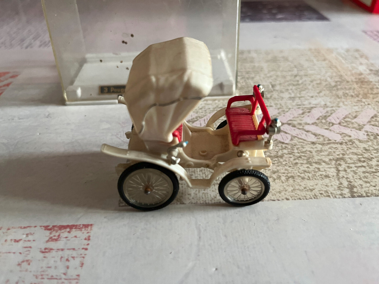 Voiture miniature Plastique 3 Peugeot Victoria 1899 Minialuxe 1/43