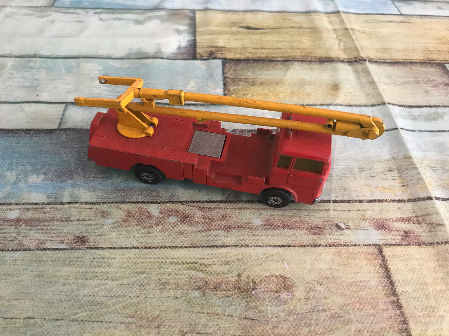 Voiture Miniature Camion Solido Mercedes LP1418/46 Ref 358 Reportage Télévisé