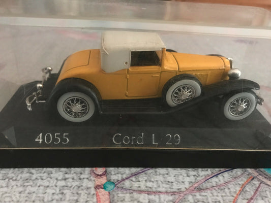Voiture miniature Cord L29 Jaune Solido au 1/43