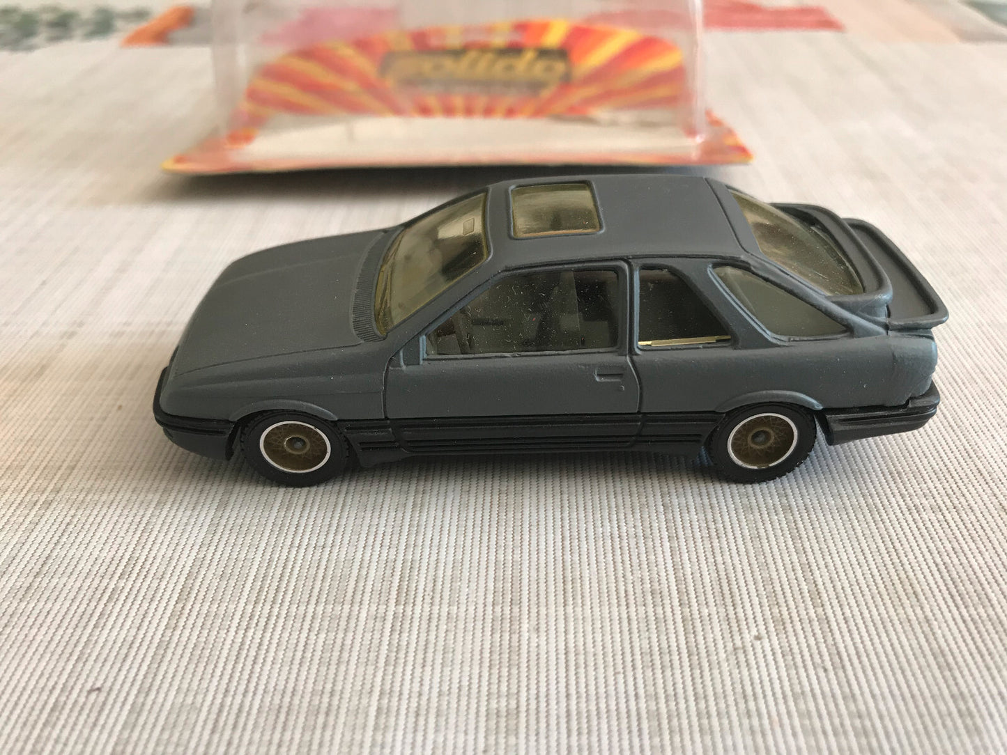 Voiture miniature N° 1340 Ford Sierra XR4i XR4 i Solido France au 1/43