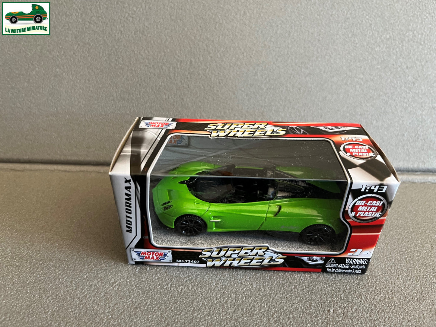 Voiture miniature 2017 Pagani Huayra Roadster Motor Max 1/43