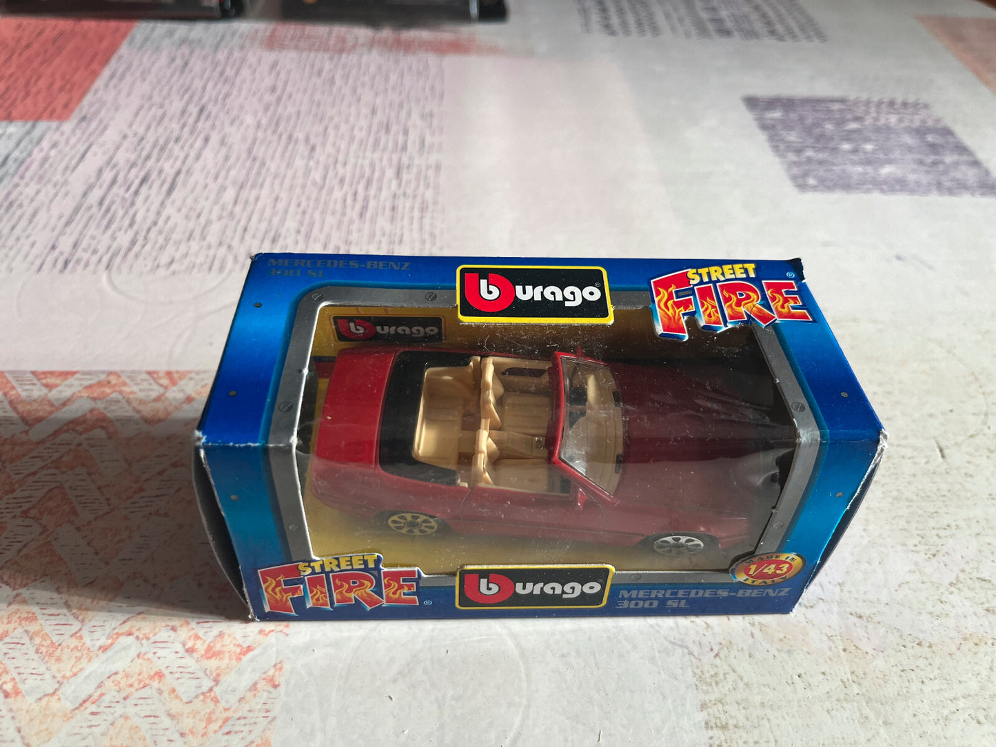 Voiture miniature Burago Street Fire Mercedes Benz 300 SL au 1/43