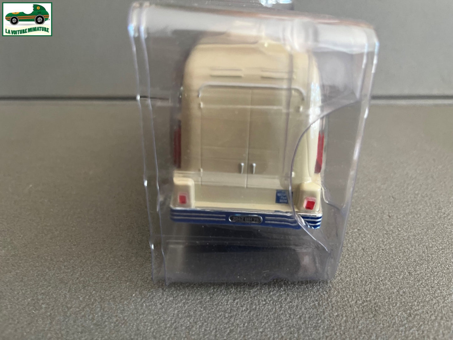 Voiture Miniature Camion Ford Cargo Waterman Hachette Hors Série au 1/43