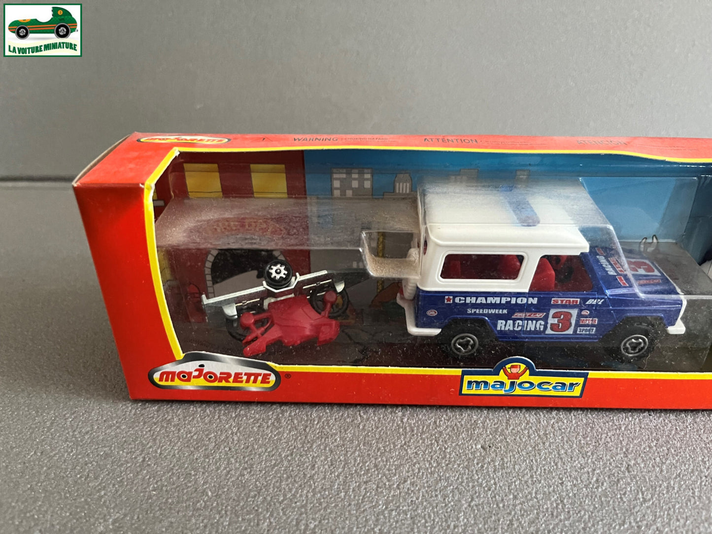 Voiture miniature Majocar 7300 4x4 Remorque avec Moto Majorette