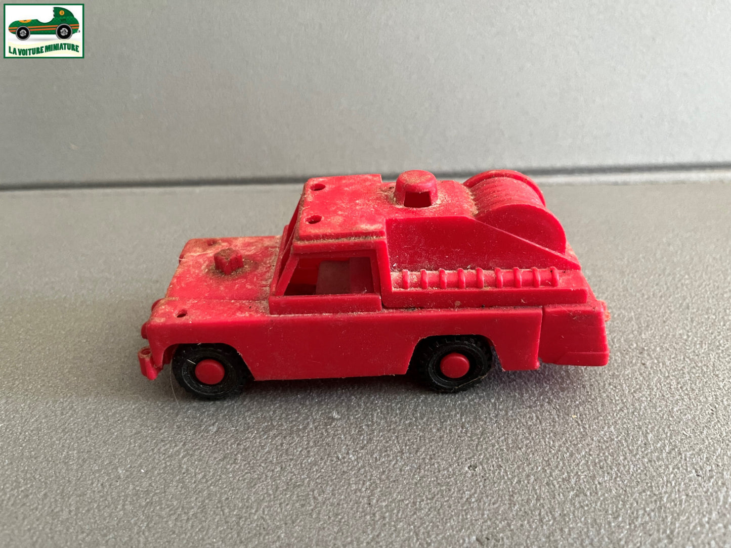 Ancienne Miniature Mob SuperJouet Land Rover 109 Pompiers Plastique 1/43 Epave