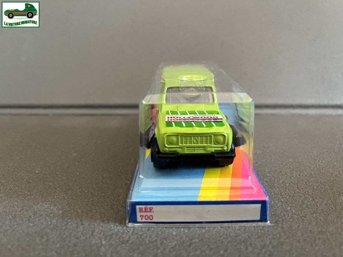 Ancienne Voiture Miniature Renault R4 4L F6 Hollywood Norev au 1/43