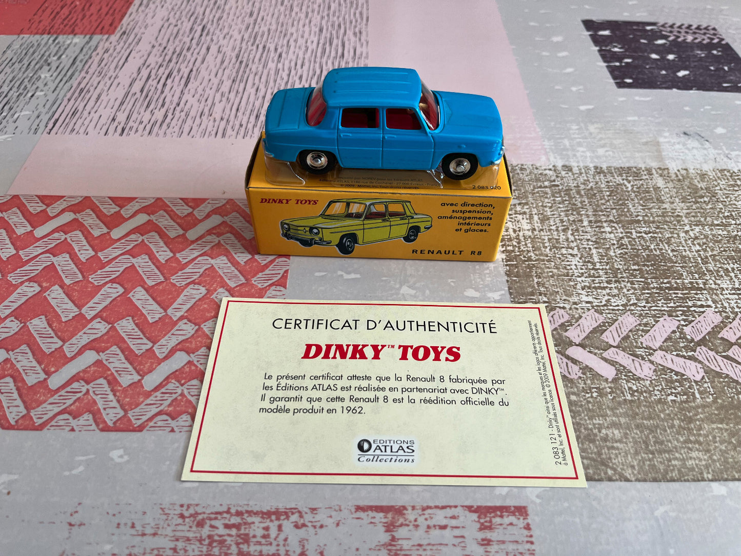 Voiture miniature Renault 8 R8 517 Dinky Toys Atlas au 1/43