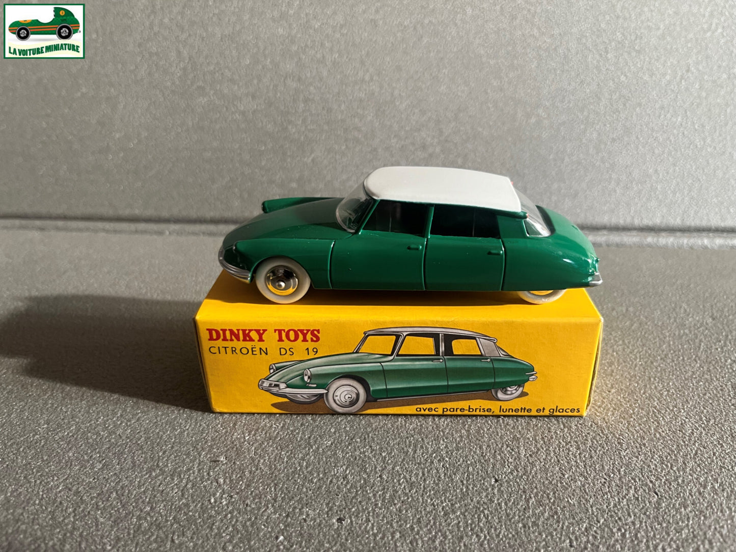 Voiture miniature Citroen DS 19 24 CP Dinky Toys Atlas