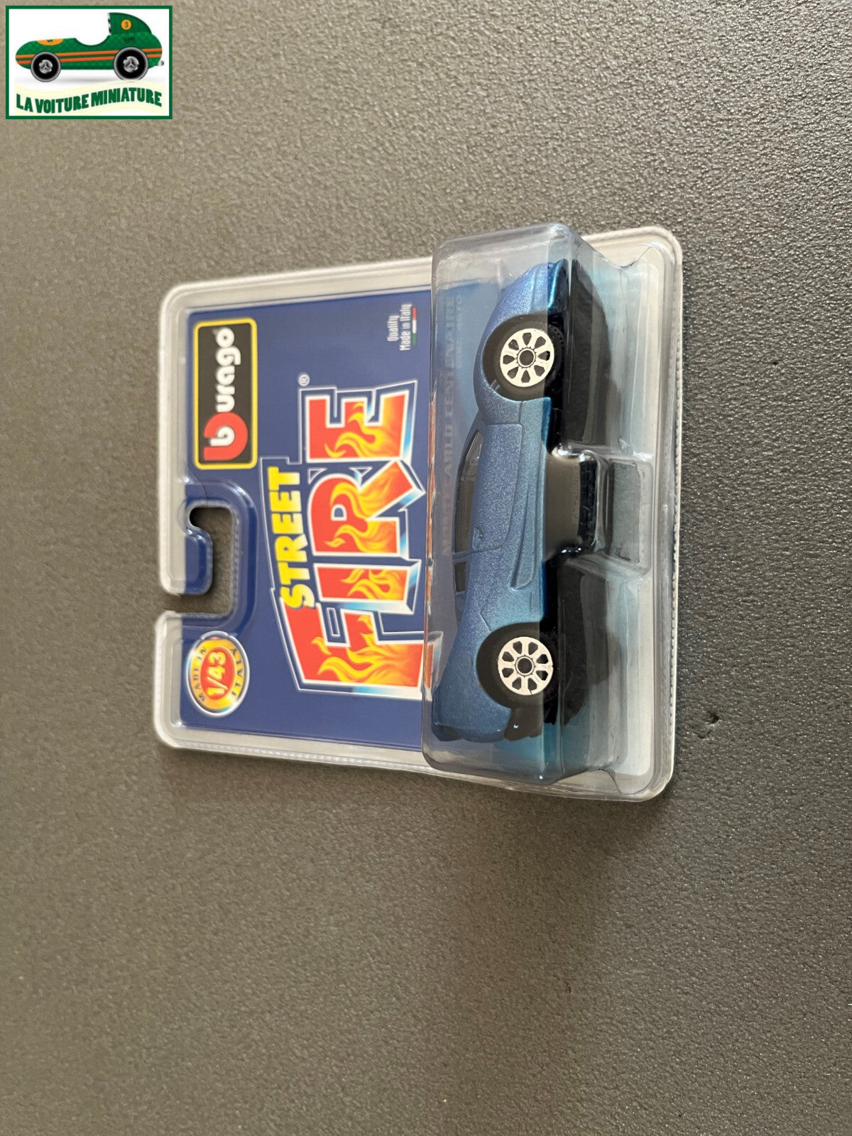 Voiture miniature Burago MCA Centenaire au 1/43