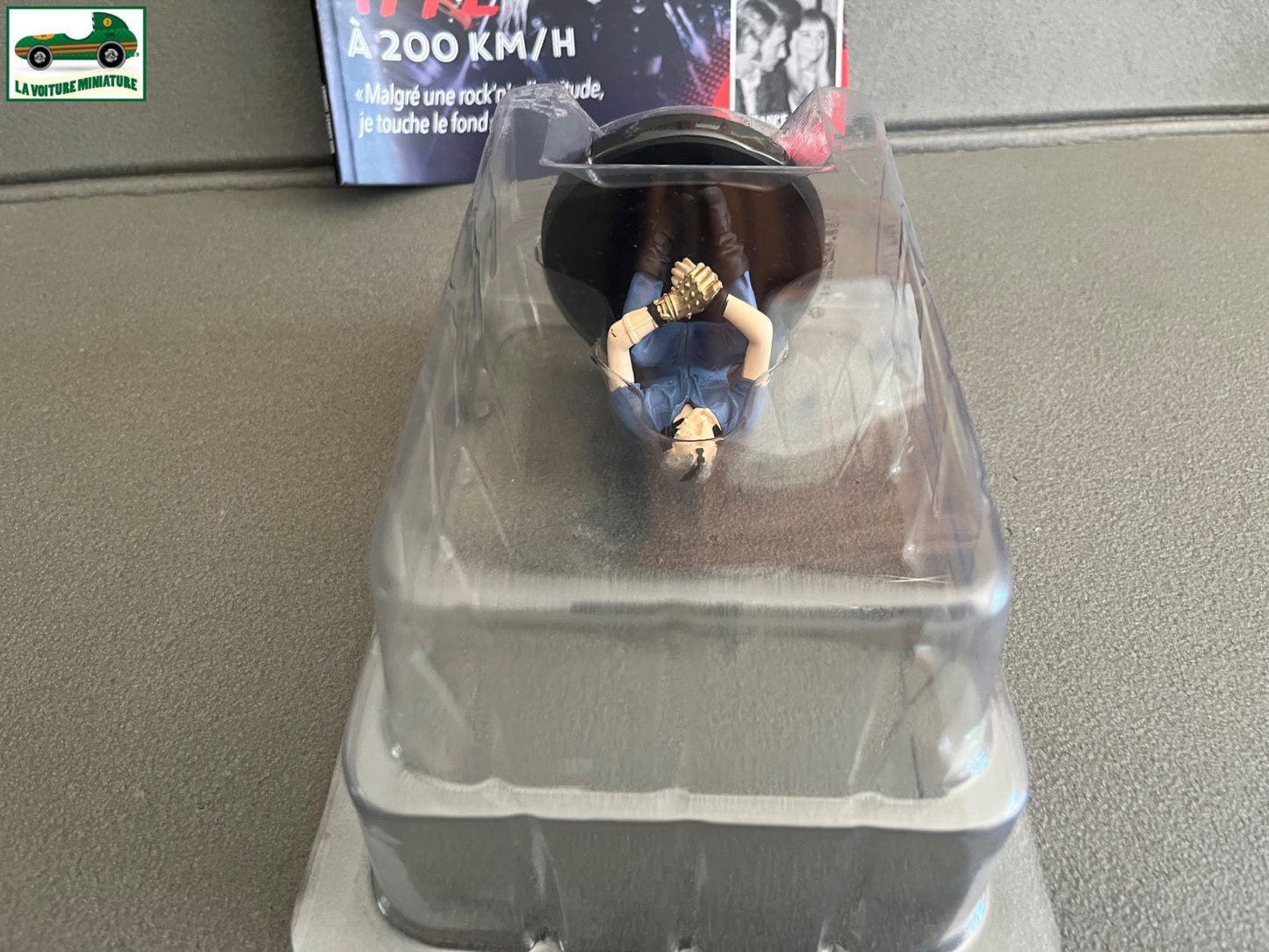 Figurine de Collection Johnny Hallyday + Livret N°56