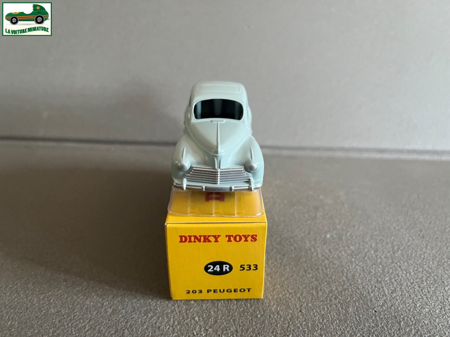 Voiture miniature Peugeot 203 24R 533 Deagostini Dinky Toys au 1/43