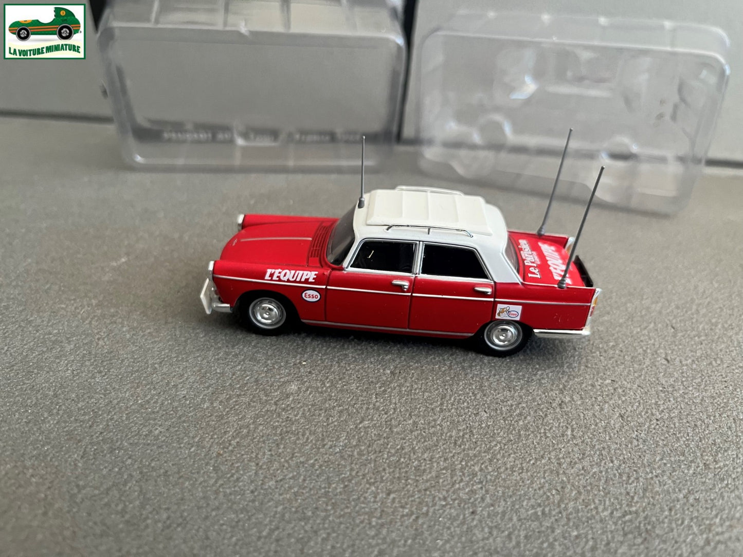 Voiture Miniature Peugeot 404 Tour de France 1968 Vélo Norev au 1/43