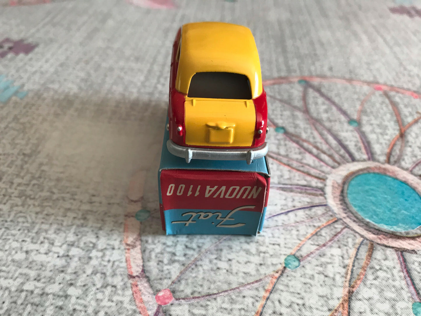 Voiture miniature Taxi Fiat 1100 Nuova Mercury Hachette 1/48 1/43 Style Dinky