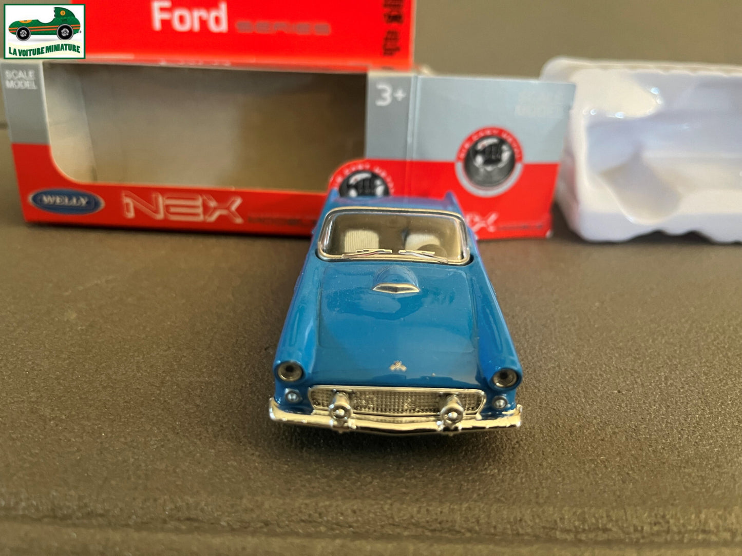 Voiture miniature Ford Thunderbird 1955 Welly 1/34 - 1/36 - 1/39