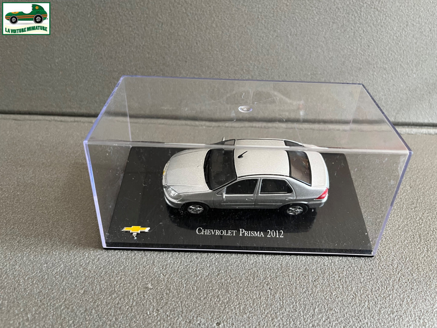 Voiture miniature Américaine Chevrolet Prisma 2012 au 1/43
