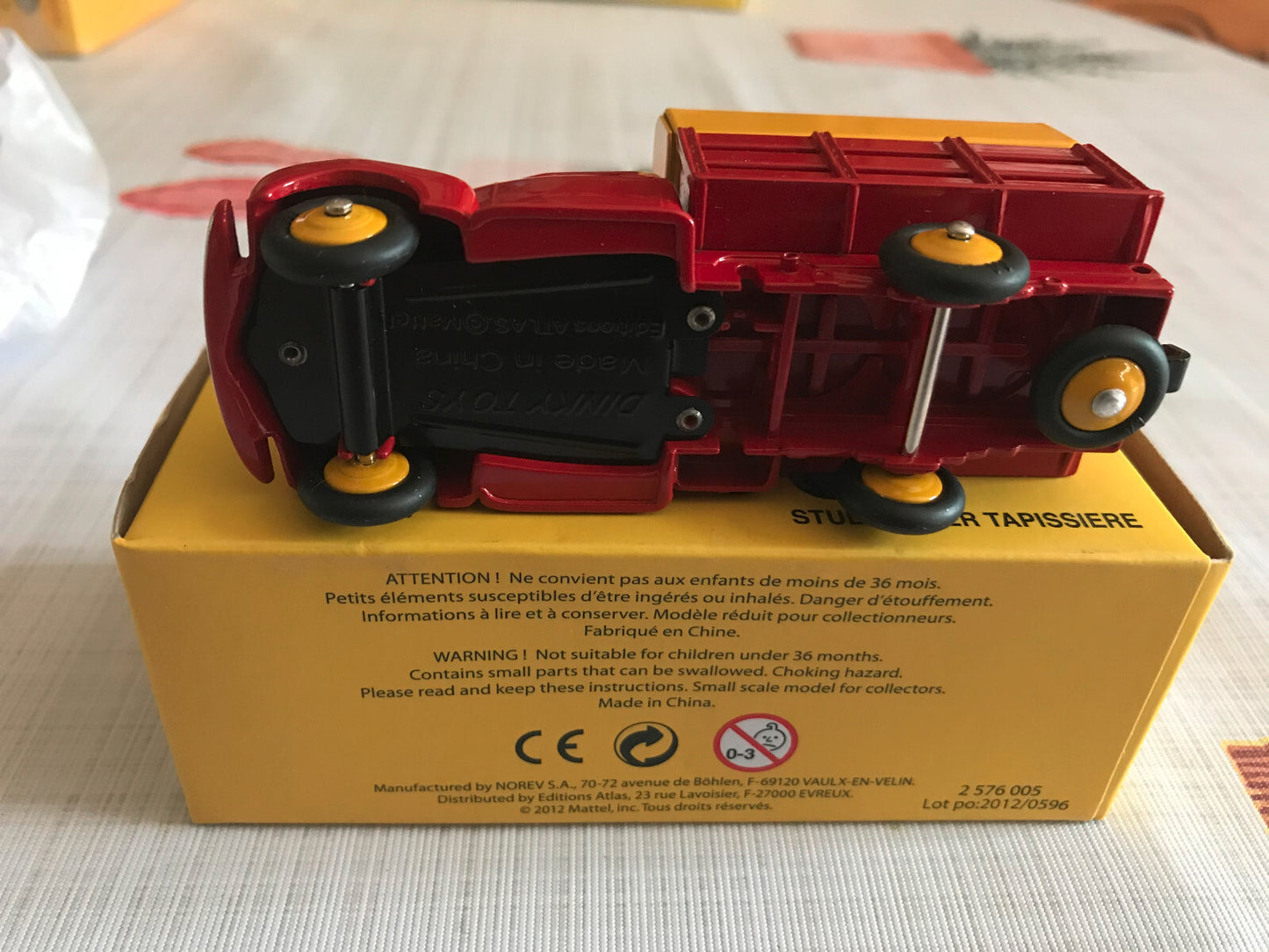Voiture miniature Camion Studebaker Tapissiere Dinky Toys Atlas